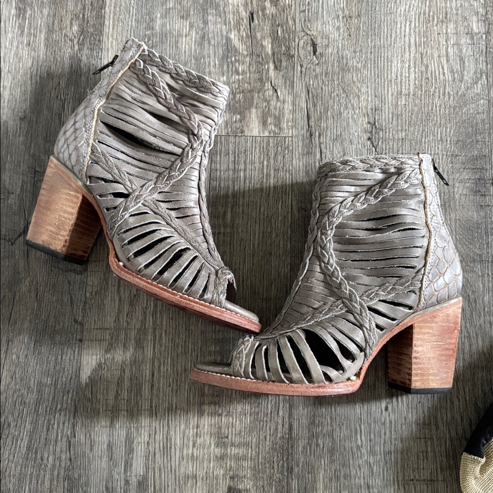 Freebird By Steven Bela Bootie w/bag